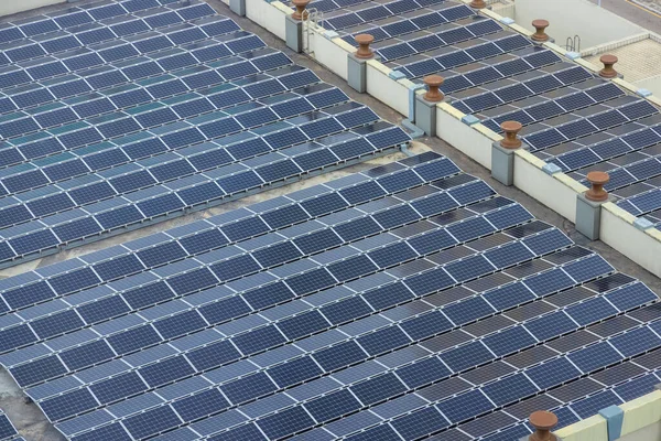 Solarmodul Auf Dem Dach — Stockfoto