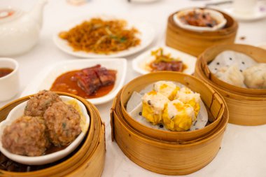Restoranda geleneksel Çin Dim Sum 'u