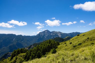 Hehuanshan Taroko Ulusal Parkı 'nda. Tayvan' da güzel bir dağ sırası.