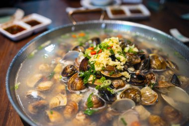 Seafood hot pot with clam