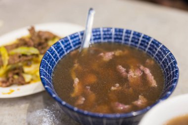 Tayvan taze çiğ et çorbası