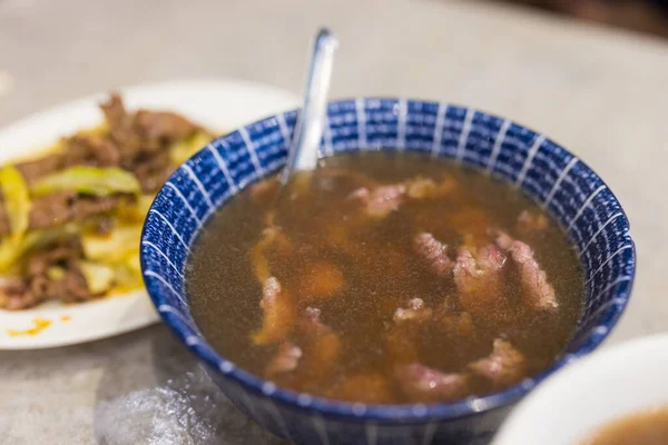 Тайванський Суп Сирою Яловичиною — стокове фото