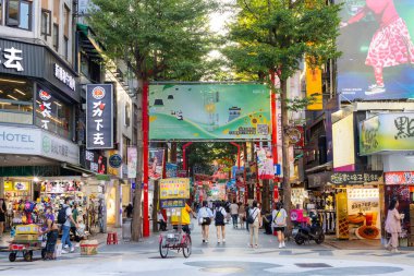 Taipei, Tayvan - 22 Eylül 2022: Taipei City Caddesi, Ximending