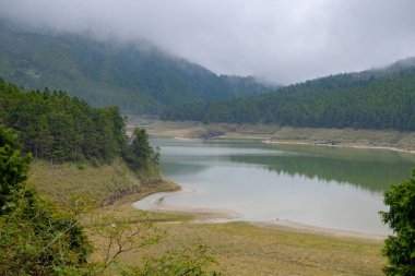 Tayvan 'ın Yilan kentindeki Cueifong Gölü