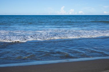 Tayvan 'ın Yilan' ında deniz ve mavi gökyüzü