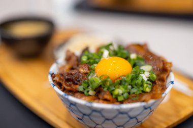 Izgara biftek kasesi.