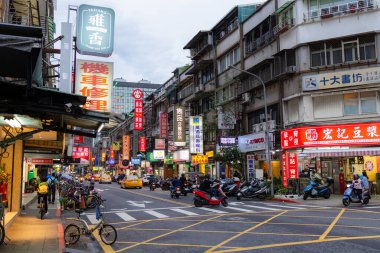 Tayvan - 28 Temmuz 2023: Tayvan 'da Taipei City Caddesi