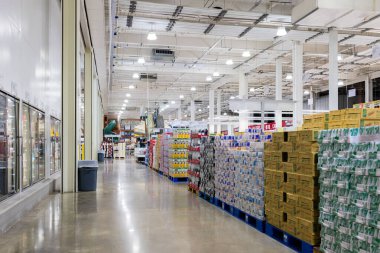 Taoyuan, Tayvan - 17 Ağustos 2023: Tayvan Nankan 'daki Costco toptan satış mağazası