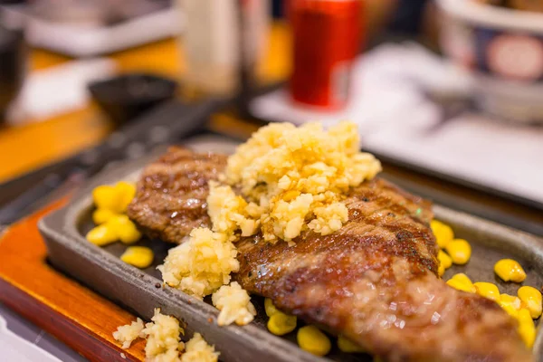 Poêle Grill Steak Bœuf Avec Sauce Ail Servir Sur Table — Photo