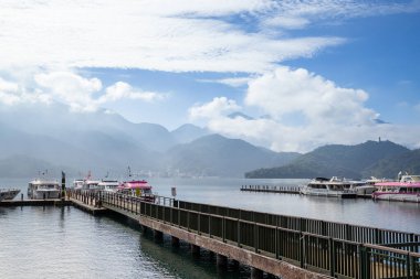 Tayvan - 19 Ekim 2022: Tayvan 'ın Nantou kentinde Güneş Ay Gölü