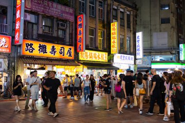 Taipei, Tayvan - 07 Temmuz 2023: Tayvan 'da Ningxia karayolu gece pazarı