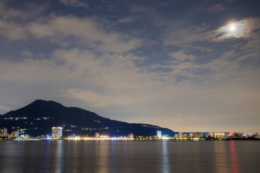 Tayvan Bali 'de gece güzel nehir manzarası
