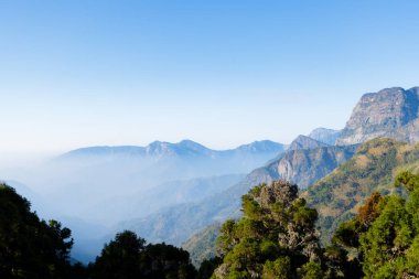 Tayvan Alishan dağ sırası manzarası