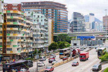 Hong Kong - 23 Haziran 2023: Hong Kong Hom bölgesinde trafik