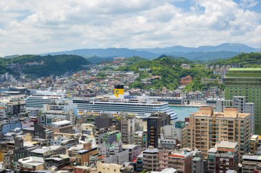 Tayvan - 14 Ağustos 2023: Gemi terminali ile Keelung Limanı