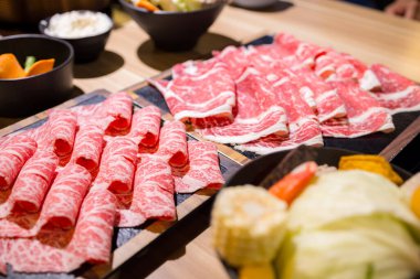 Güveç lokantasında taze et. 