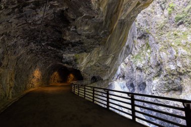 Tayvanlı Hualien Taroko Taroko Taroko Taroko Taroko 'nun Taroko Boğazı' nda yürüyüş yolu