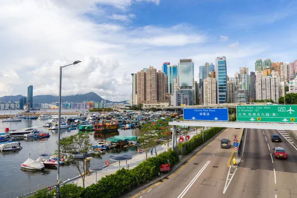 Hong Kong - 26 Haziran 2023: Hong Kong şehir trafiği