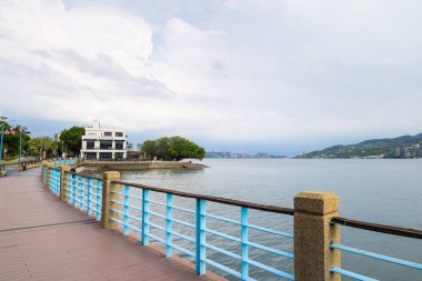 Tayvan - 23 Ağustos 2023: Tayvan Tamsui liman yolu