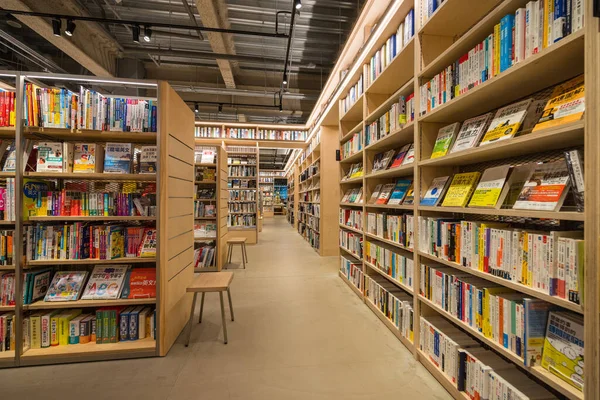 Tayvan Mayıs 2023 Taoyuan Şehrindeki Tsutaya Kitap Dükkanının Içi — Stok fotoğraf