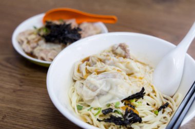 Tayvan usulü etli şehriye.