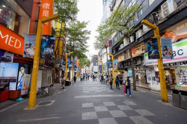 Taipei, Tayvan - 13 Eylül 2023: Ximending 'deki Taipei City Caddesi