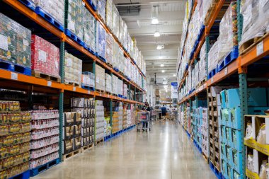 Taoyuan, Tayvan - 17 Ağustos 2023: Tayvan Nankan 'daki Costco toptan satış mağazası