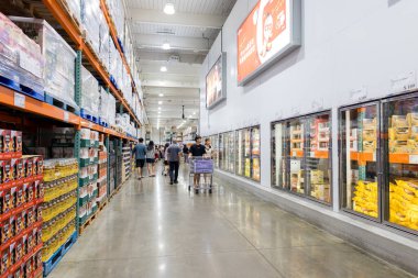 Tayvan - 22 Eylül 2023: Costco Mağazasının İçi