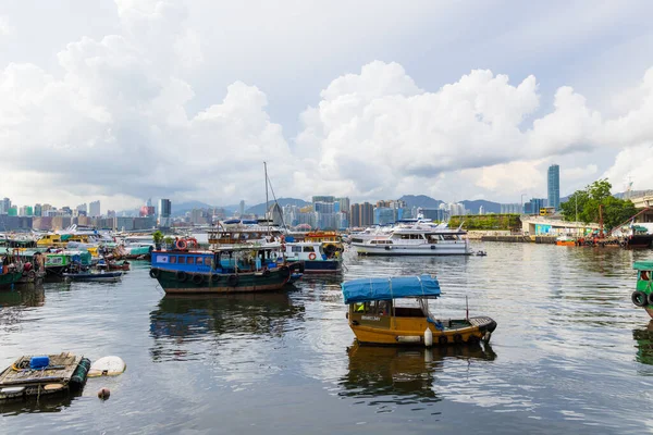 Hong Kong - 23 Haziran 2023: Causeway Körfezi Liman Kenti