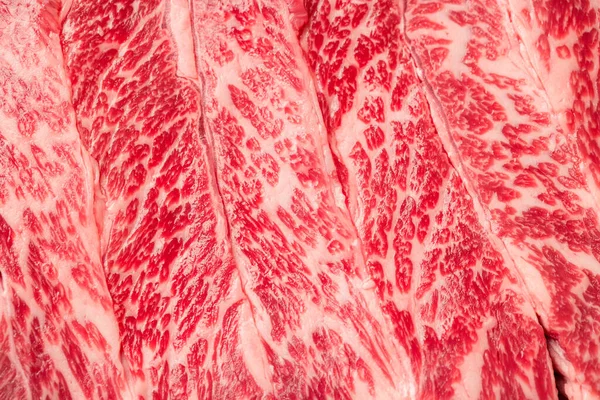 パッケージ内の新鮮な牛肉のスライス — ストック写真