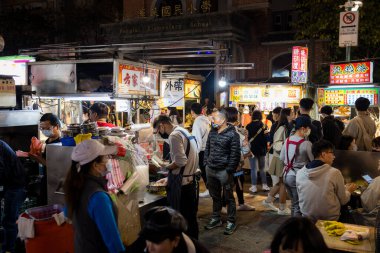 Taipei, Tayvan - 15 Mart 2023: Tayvan 'da Ningxia karayolu gece pazarı