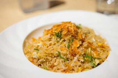 Kuru karidesli kızarmış pirinç.