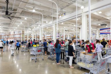 Tayvan - 22 Eylül 2023: Costco Store 'da Kasiyer