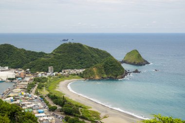 Tayvan - 15 Mayıs 2023: Suao balık limanının üst manzarası