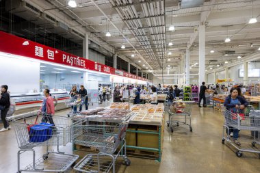 Tayvan - 30 Ekim 2023: Tayvan 'daki Costco mağazası