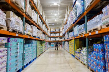 Tayvan - 22 Eylül 2023: Tayvan 'daki Costco mağazası