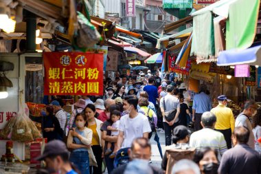Tayvan - 13 Nisan 2023: Tayvan 'da Jinshan eski caddesi