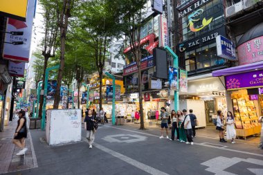 Taipei, Tayvan - 13 Eylül 2023: Ximending 'deki Taipei City Caddesi