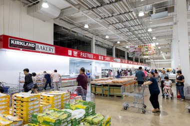 Tayvan - 22 Eylül 2023: Tayvan 'daki Costco mağazası