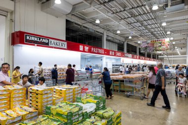 Tayvan - 22 Eylül 2023: Tayvan 'daki Costco mağazası