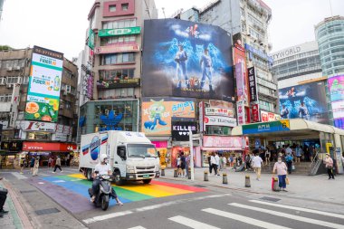 Taipei, Tayvan - 13 Eylül 2023: Ximending 'deki Taipei City Caddesi