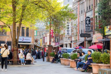 Taipei, Tayvan - 07 Aralık 2023: Taipei 'de Dihua Caddesi