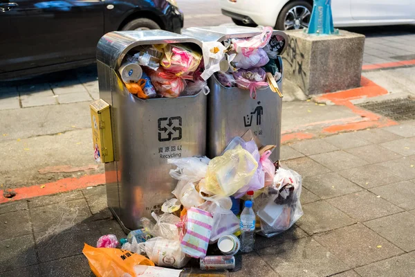 Taipeh Taiwan Dezember 2023 Überfüllter Müll Nachts Der Stadt Taipeh — Stockfoto