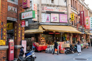 Taipei, Tayvan - 25 Aralık 2023: Taipei 'de Dihua Caddesi