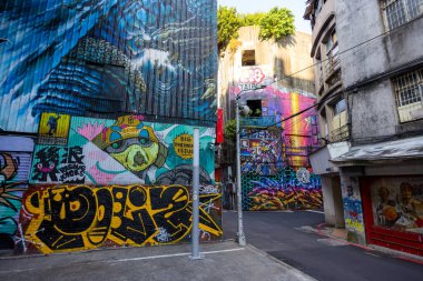 Taipei, Tayvan - 02 Ocak 2023: Ximen ilçesindeki Taipei şehrinde sokak sanatları grafitisi