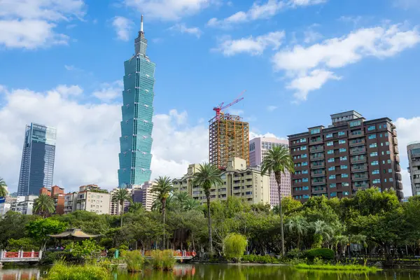 Taipei Taiwan Oktober 2023 Taipeis Landmärke Över Den Blå Himlen — Stockfoto