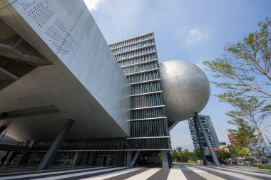 Taipei, Tayvan - 04 Ekim 2022: Tayvan Jiantan 'daki Taipei Sahne Sanatları Merkezi 