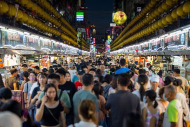 Keelung, Tayvan - 06 Temmuz 2023: Tayvan 'daki Keelung Gece Pazarı
