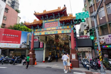 Taipei, Tayvan - 17 Ekim 2023: Taipei 'de Huaxi Caddesi Turizm Gecesi Marketi