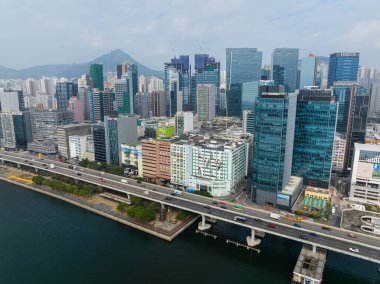 Hong Kong - 31 Aralık 2021: İHA Kowloon tarafında Hong Kong üzerinde uçuyor